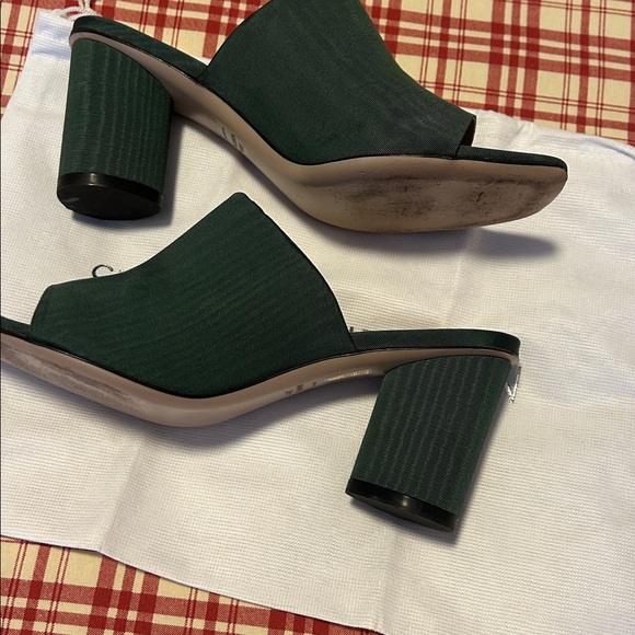 Stuart Weitzman slides size 8 1/2 - Picture 7 of 8